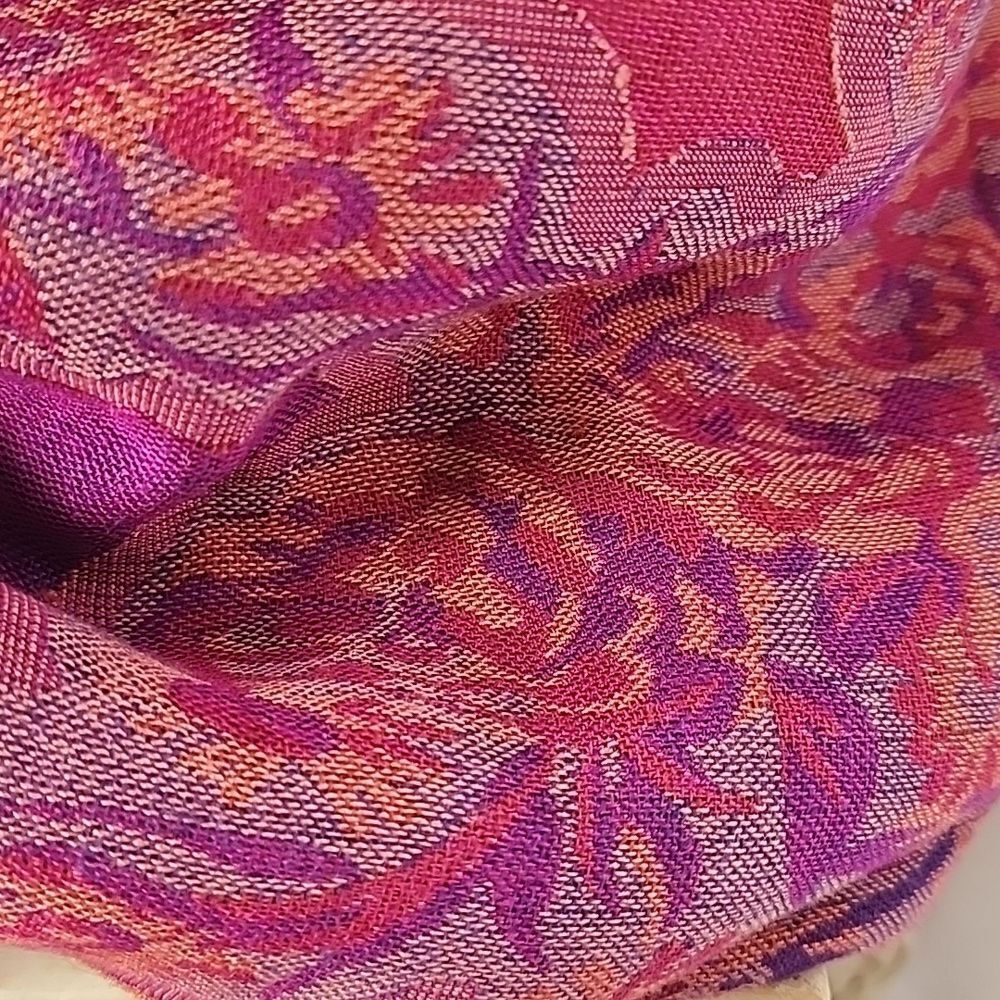 Rich Scarlet & Rust Toned Fringed Scarf With Floral Pattern - Picture 6 of 8